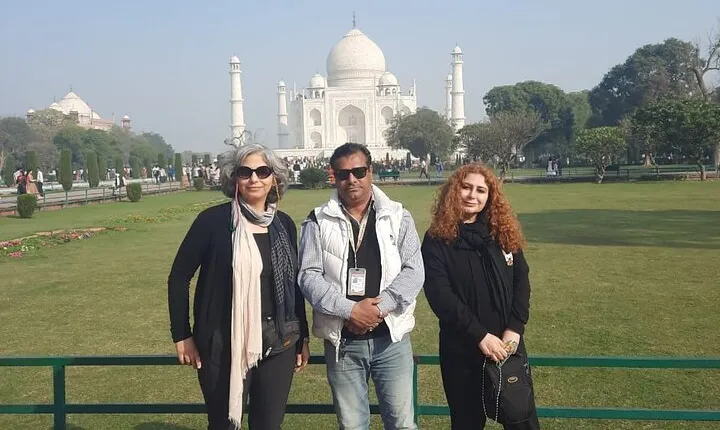 Exclusive Taj Mahal & Agra Fort Day Trip From Delhi by Car