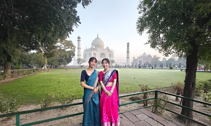 Taj Mahal & Agra Day Tour by Train from Delhi with 5* Hotel Lunch