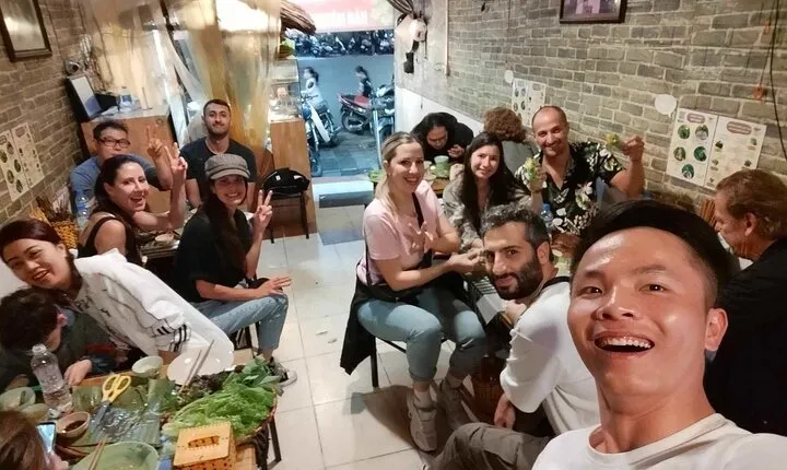 Private Hanoi Street Food Tour with Local Delicacies