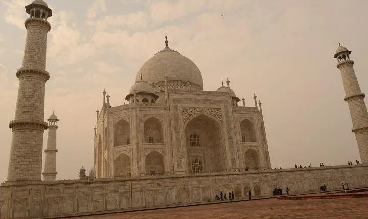 Delhi to Agra: Daily Group Escapes to the Taj Mahal & Agra Fort