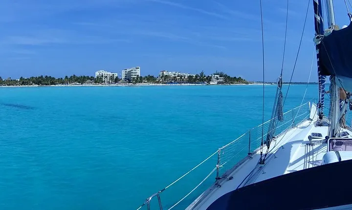 Private Customizable Sailing Tour in Cancun