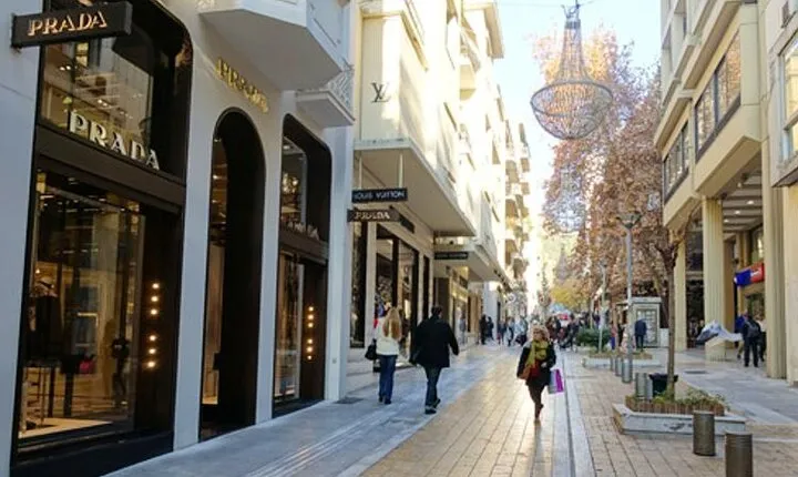 Private Athens Shopping and Walking Experience with Local Guide