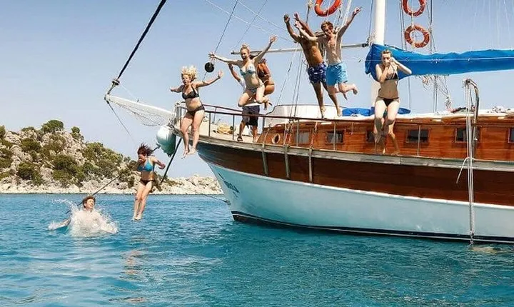 Kusadasi: Full–Day Boat Trip with Lunch