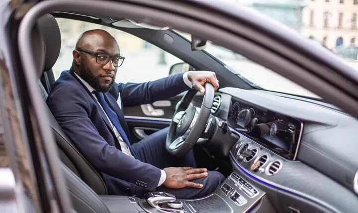 Transfer from Orly/CDG/LBG Airport to Paris (E-Class 2pax)