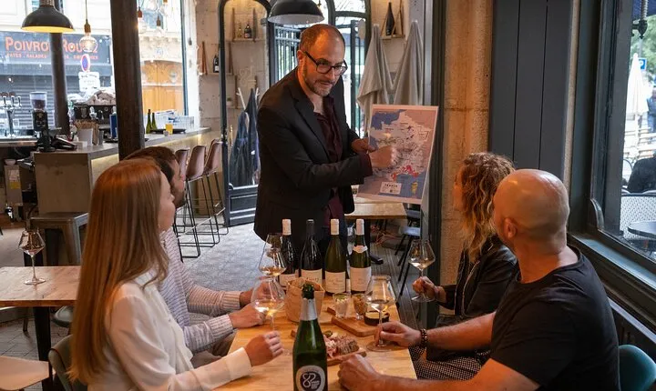 Paris Wine Tasting Experience in Montmartre 