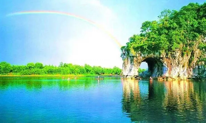 Private 1-Day Guilin Tour Including Elephant Trunk Hill And Reed Flute Cave