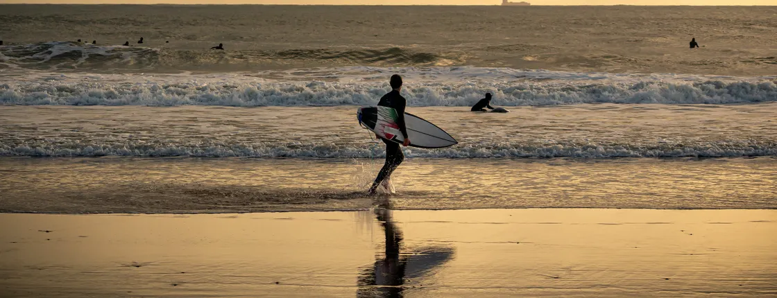 Private surf lesson in Carcavelos beach