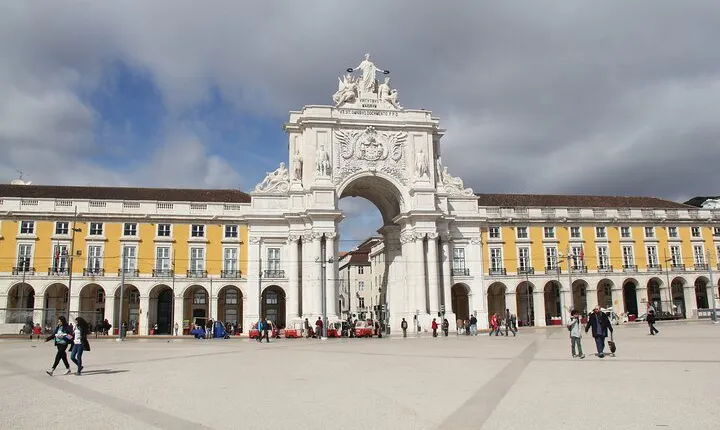 Wonderful Private Half-day tour of Lisbon