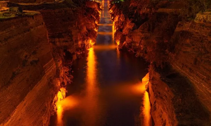 Private Tour of Corinth Canal and Old Corinth With Pick Up and Drop Off