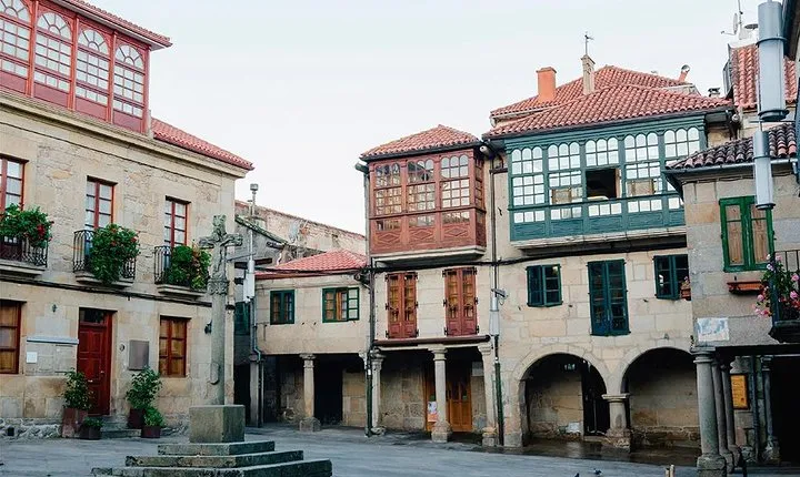 Self-Guided Audio Tour - Squares of Pontevedra
