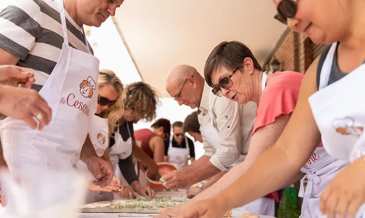 Cesarine: Small group Pasta & Tiramisu class in Rome