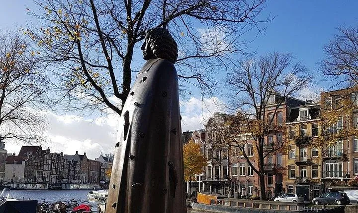 Elisabeth's Tailor made tours and services in Amsterdam and the Netherlands.