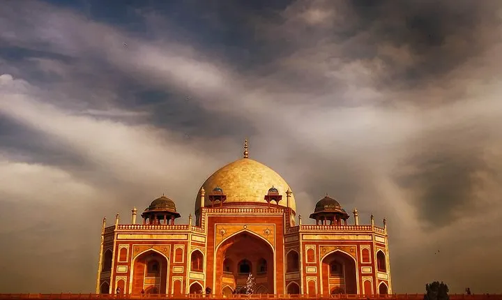 Audio Guided Walk of Humayun's Tomb & Nizammudin Basti, Delhi on HopOn India App