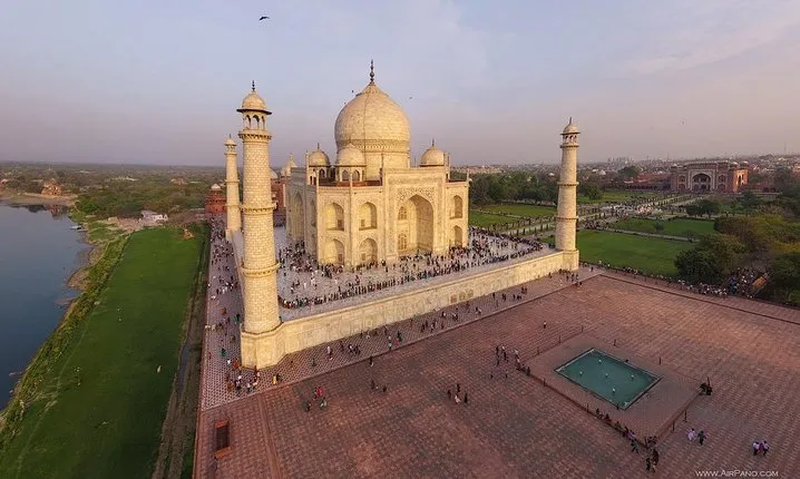 Day Tour of Taj Mahal & Agra Sightseeing 
