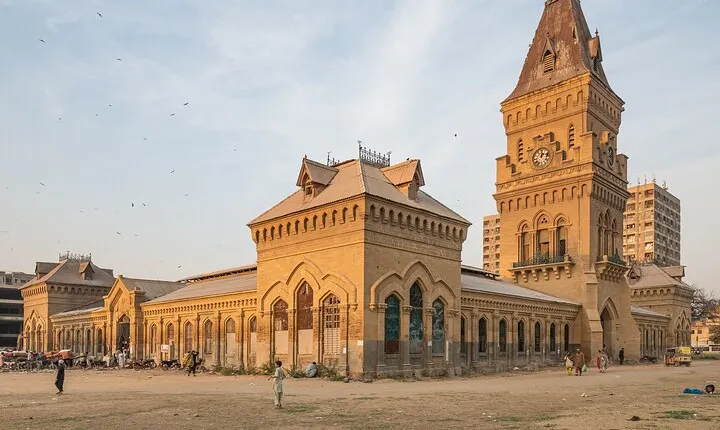 Karachi Private City Tour