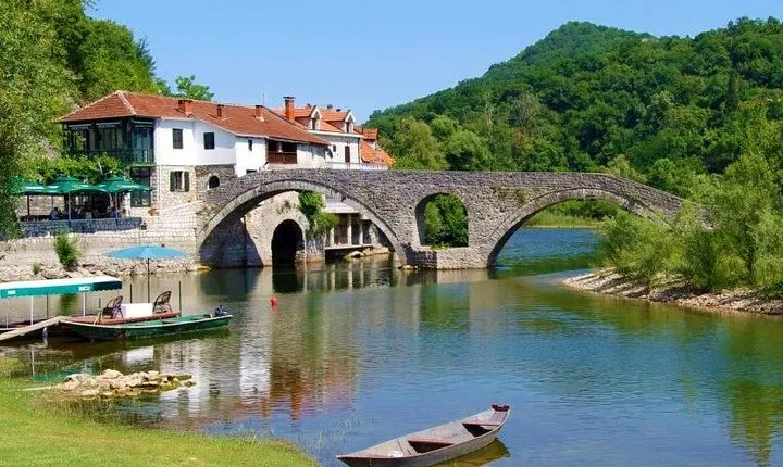 Rijeka Crnojevića and Obodska Cave Hiking Tour