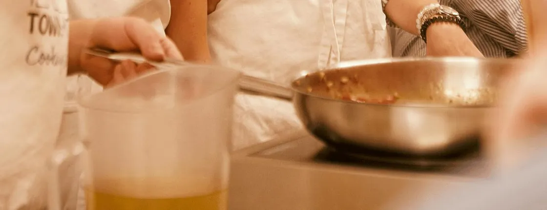 "Wanna be Italiano" cooking class and market tour in Florence