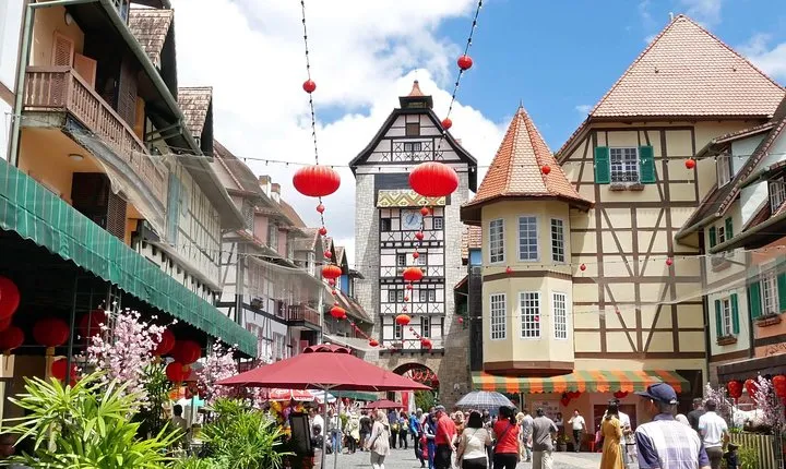 Colmar Tropicale & Japanese Village Day Tour from Kuala Lumpur