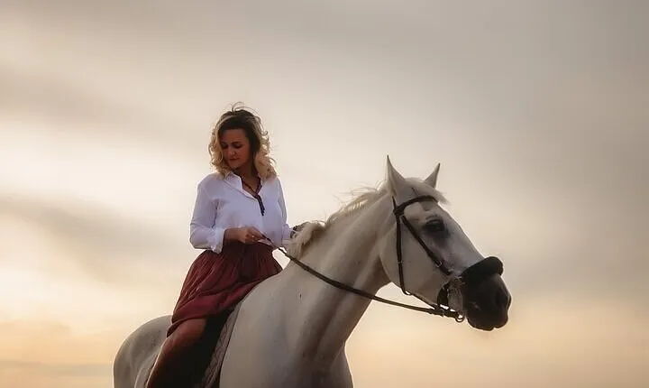 Experience Horse Riding 1 hour in the stunning Desert - El Quseir