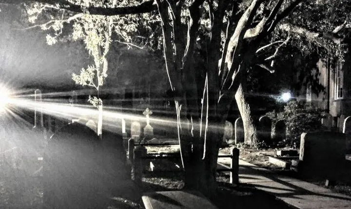 Charleston Dark History & Ghost Tour with Adam