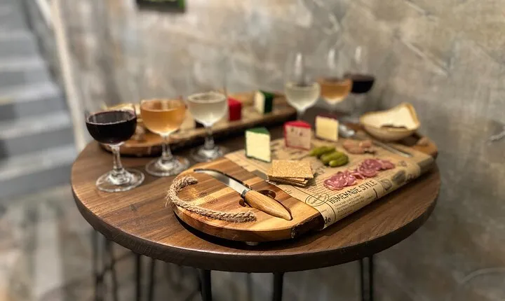British Wine and Cheese Tasting Experience in City of Bath