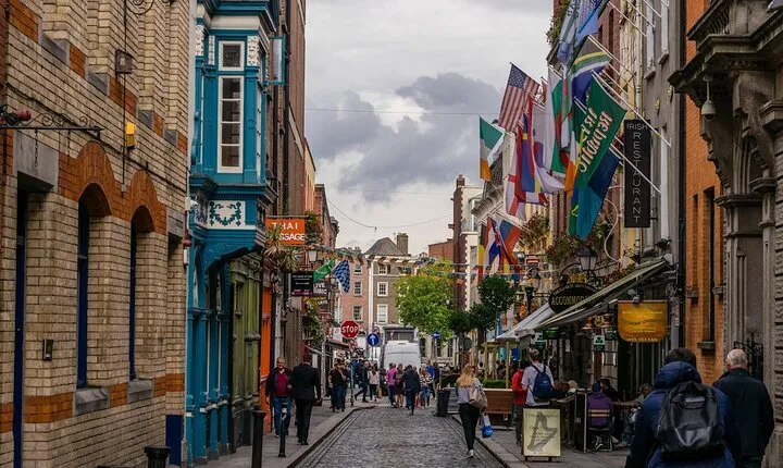 From Dublin: Private Day Trip to Belfast, Giant’s Causeway & More