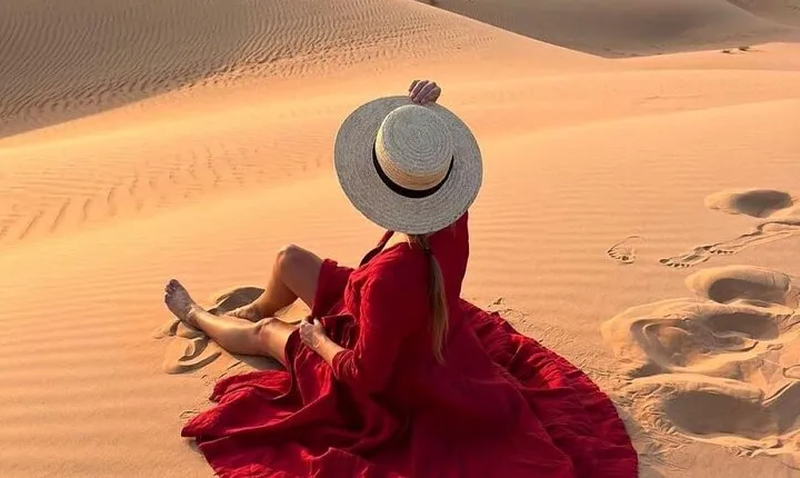 Private Day Trip to Wahiba Sands & Wadi Bani Khalid (Desert Safari)