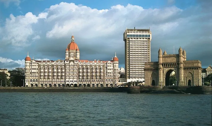 Private Full-Day Mumbai City Highlights with Markets Tour