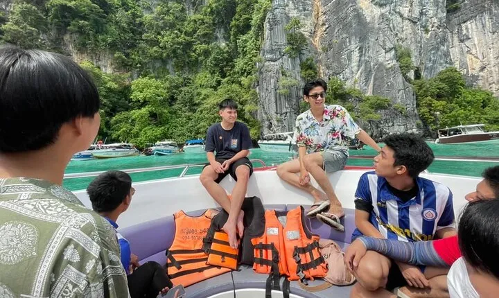 Phi Phi Island Adventure Day Tour from Phuket Speedboat/Catamaran