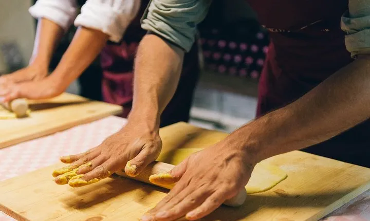 Cooking Class with Wine Tasting in Chianti from San Gimignano