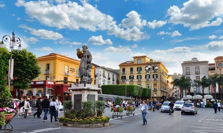 Discover Sorrento on foot: 3-hour guided tour