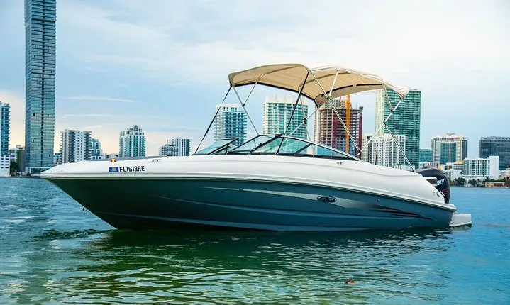 Private 4 hour Boat Rental with Captain in Fort Lauderdale!