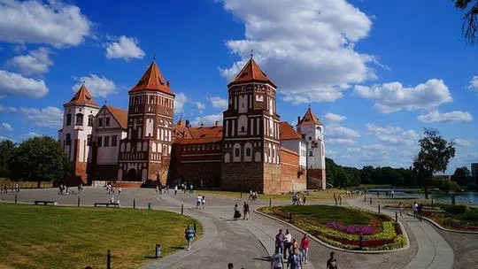 Private tour to Brest Fortress, Mir Castle and Nesvizh Palace from Minsk