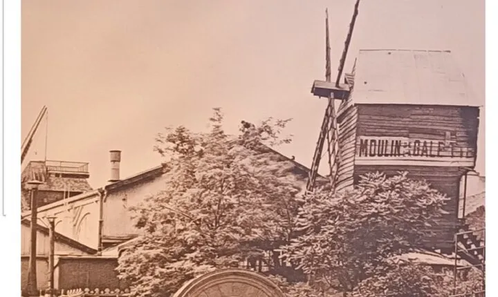 History and Culture of Montmartre with Interactive Animations