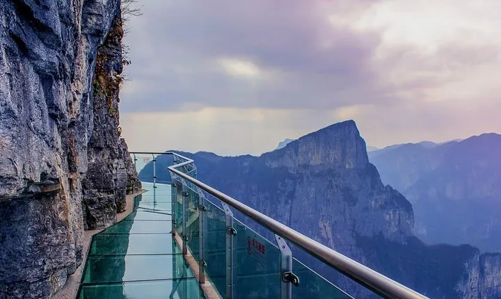 Private Day Tour: Tianmen Mountain And Tujia Folk Customs Park Discovery