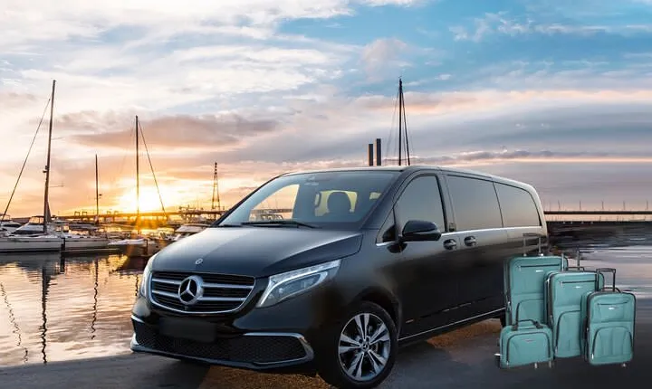 Private Transfer from Lagonisi/Anavyssos/Saronida to Athens/ATH/Pireaus/Suburbs