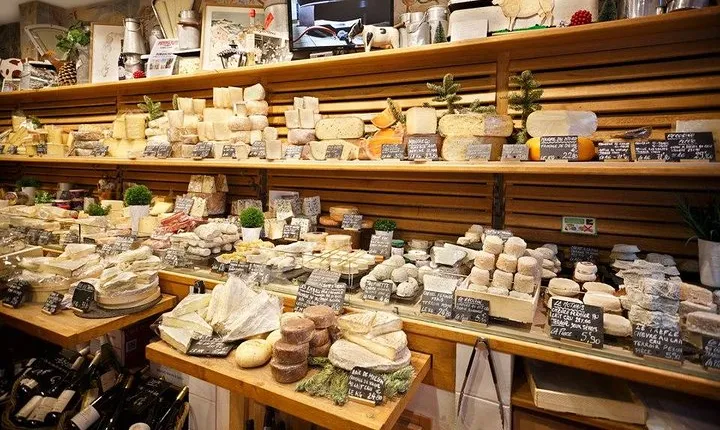 Paris Marché d’Aligre Walking Tour with Chocolate and Cheese Tasting