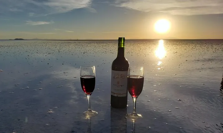 Salar de Uyuni Honeymoon 1 day + hotel Palacio de Sal. Price per couple