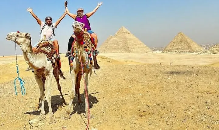 Private Half-Day Trip to Giza Pyramids and Camel-Riding