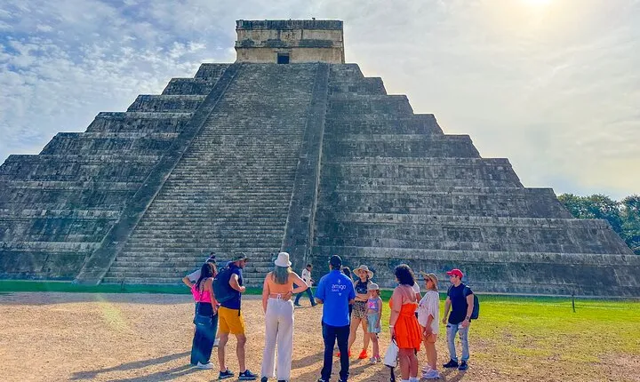 Chichen Itza Early Access Tour with Expert Guide, No Crowds