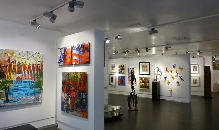 Mumbai Colaba Art galleries walking Tour 