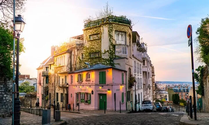 Fully Private Montmartre Hidden Gems and Sights Walking Tour