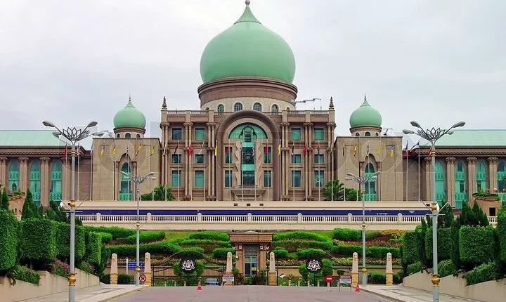 Putrajaya City Tour from Kuala Lumpur including Sightseeing Cruise