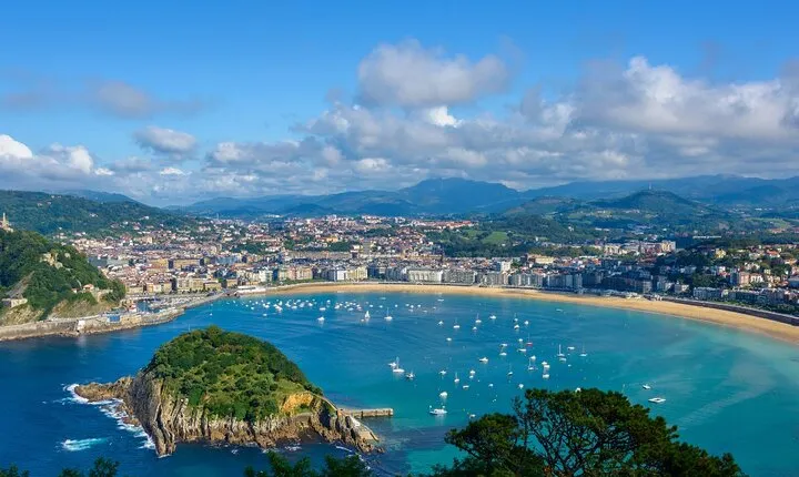 Private Tour of San Sebastian and Biarritz with Tour Guide