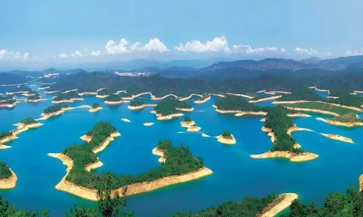 Private Day Trip to Qiandao Lake from Hangzhou