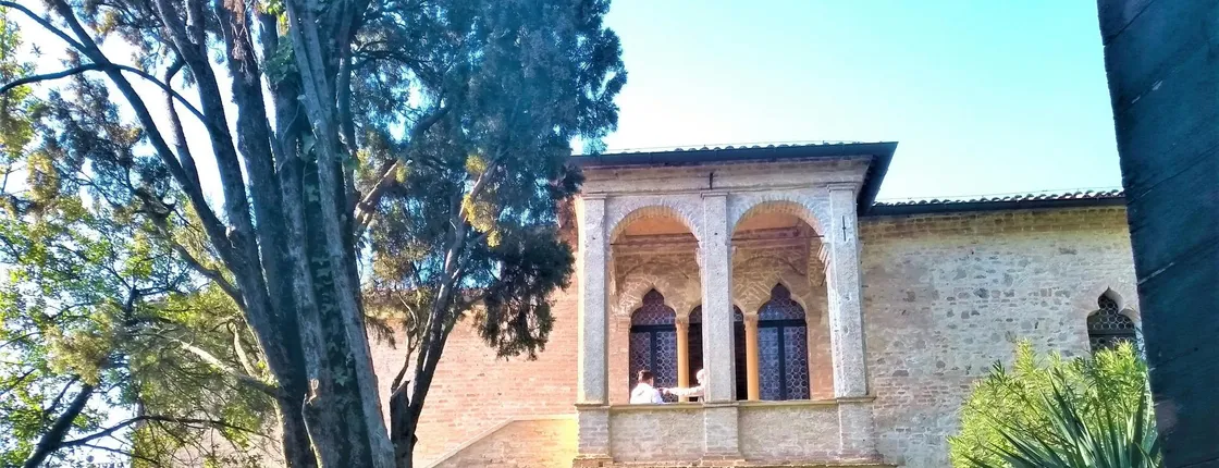 Tour to Arquà Petrarca Medieval Village from Venice