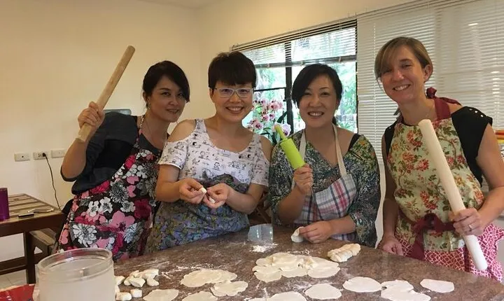 Japanese Home Cooking Class & Walk in Todoroki Temple Tokyo