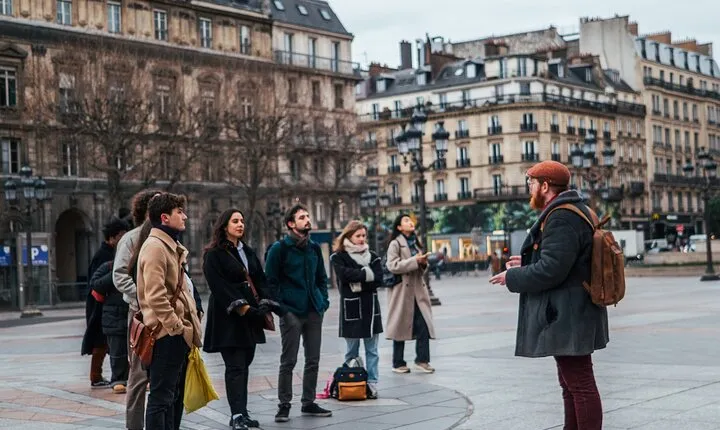 2 Hour Walking Tour Through Treasures of the Marais