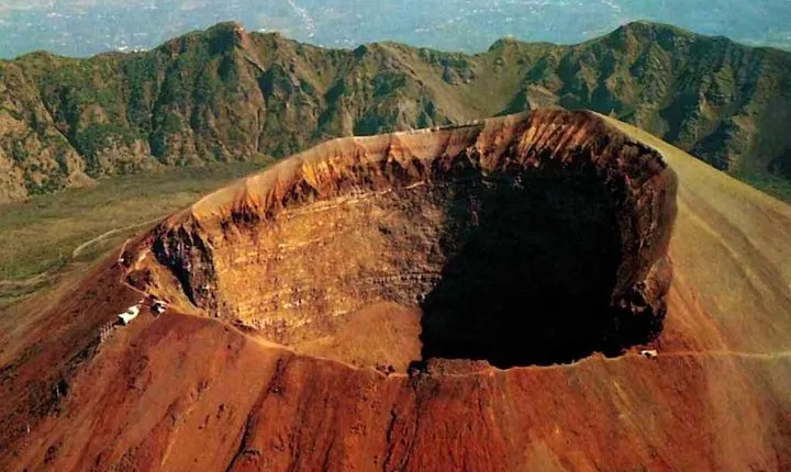 Pompeii, Mt Vesuvius and Wine Tour