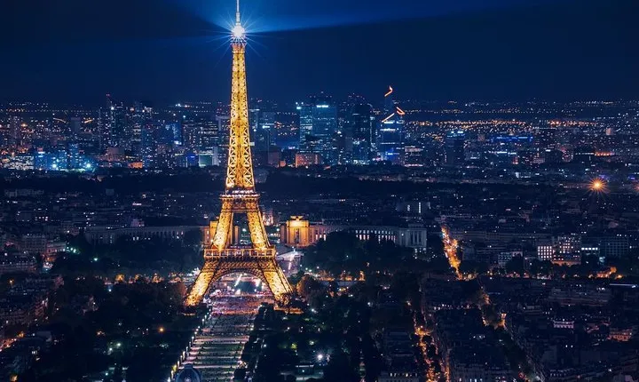 Private Transfer FROM Roissy-Charles de Gaulle Airport TO Paris